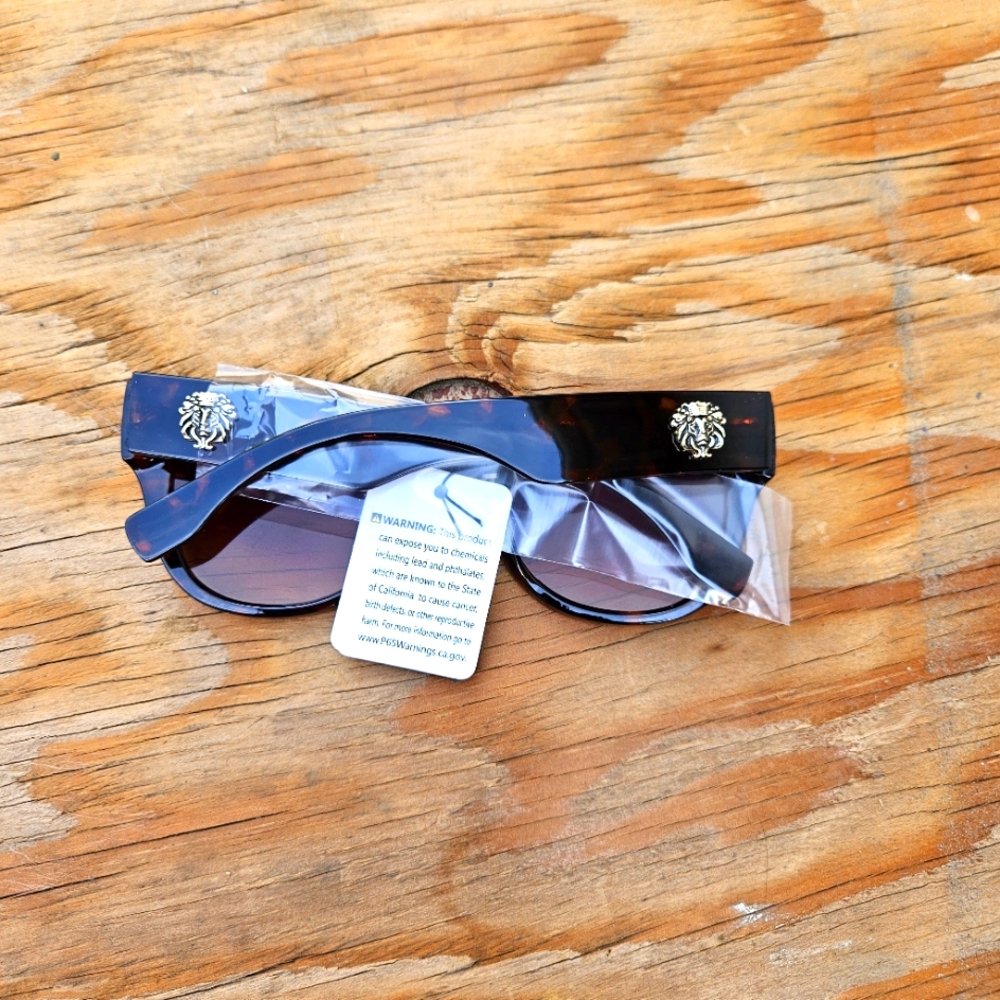 Kleo Womens  Tortoise Sunglasses - Picture 7 of 16